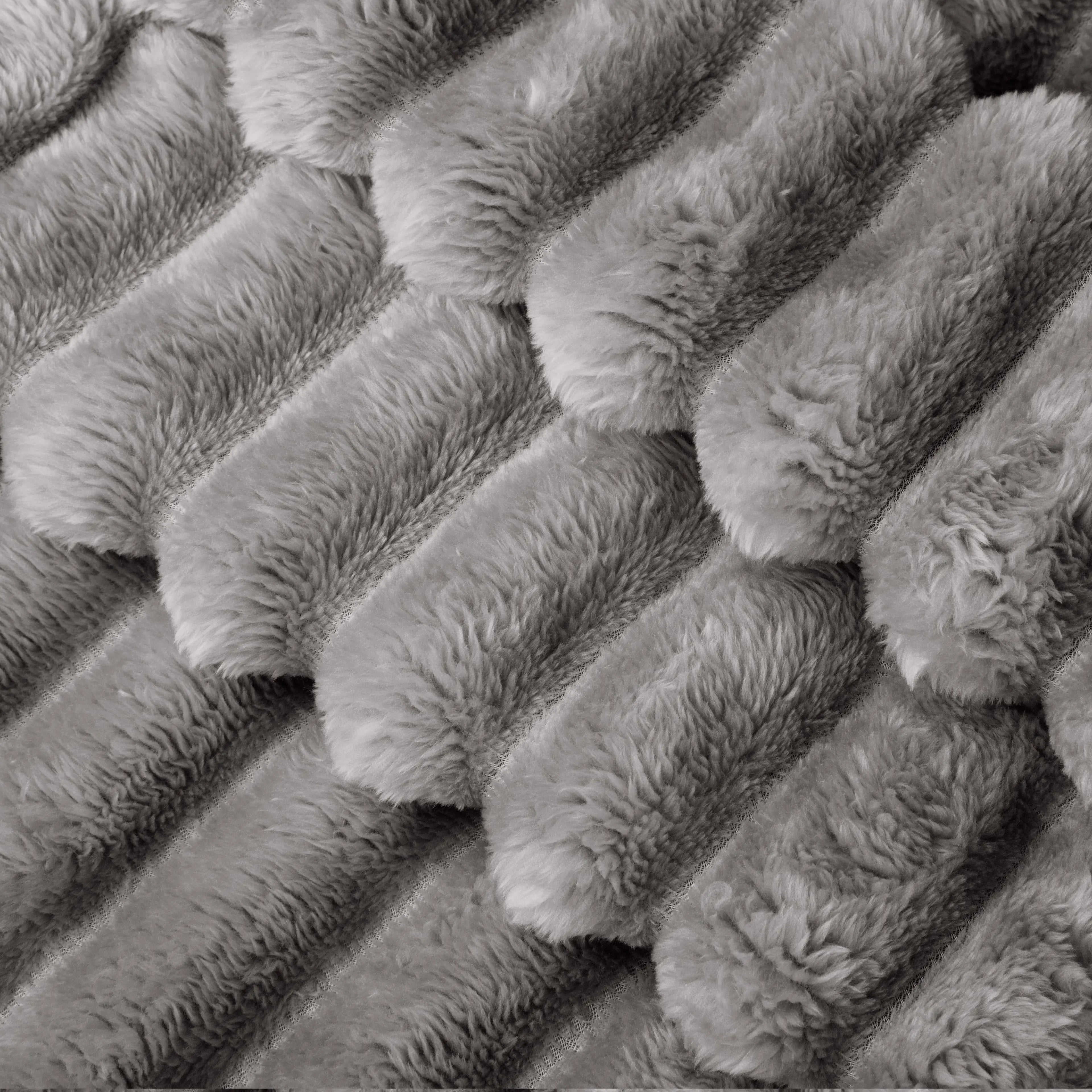 The Fleece Blanket – Ultra-Soft Plush Throw for Bed, Couch & Travel - TARHUS