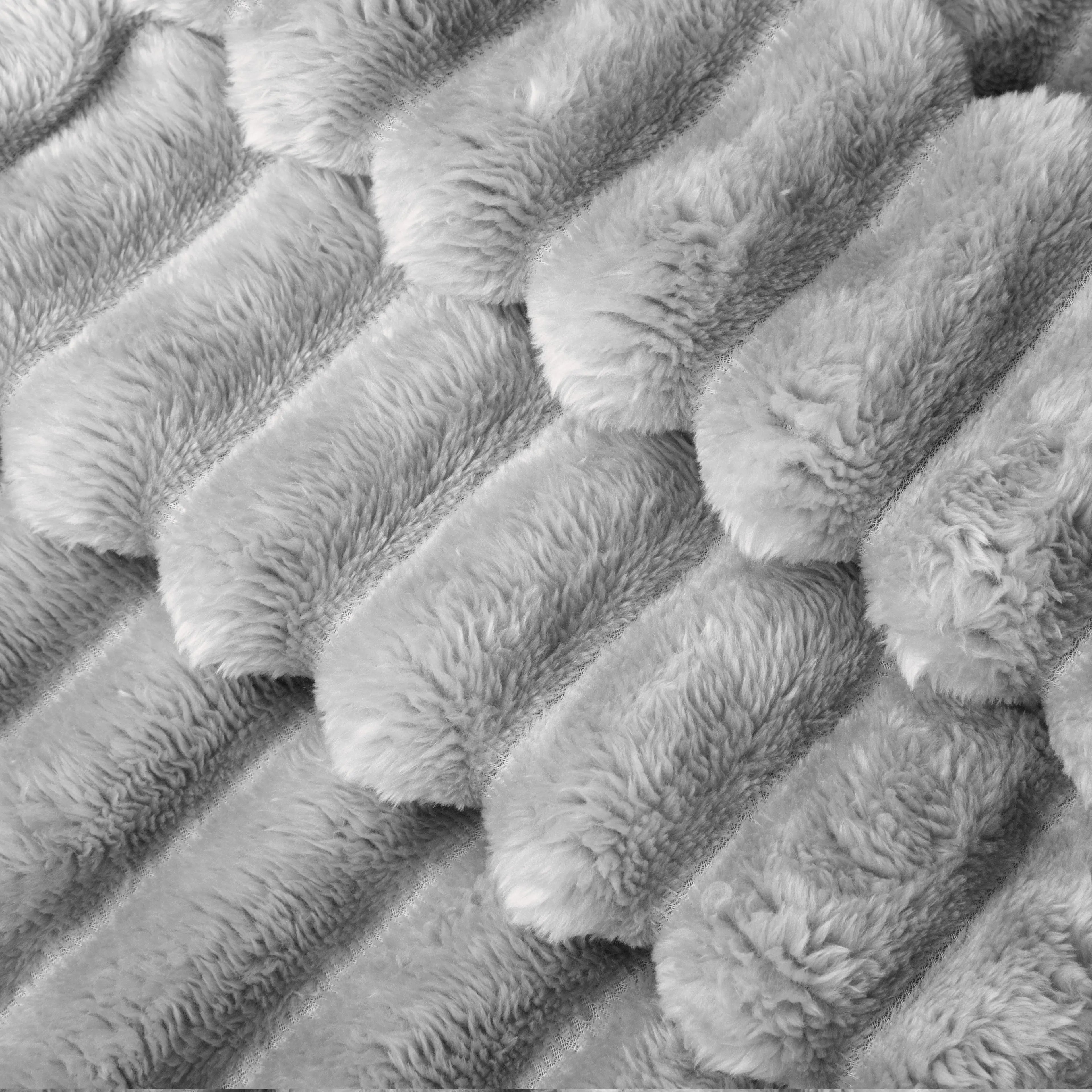 The Fleece Blanket – Ultra-Soft Plush Throw for Bed, Couch & Travel - TARHUS