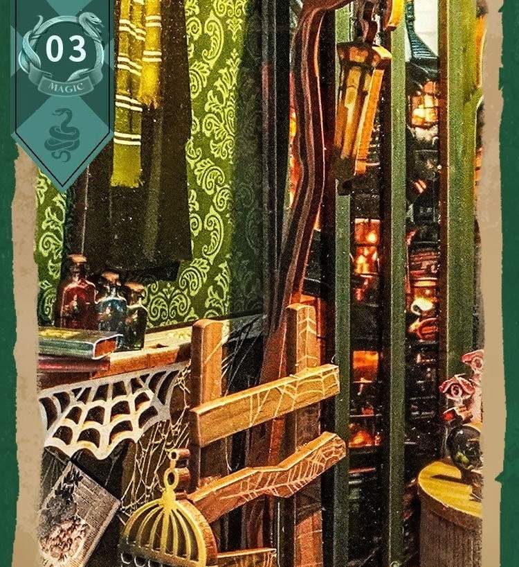 Snake House DIY Book Nook Kit - Slytherin Bookshelf Decor - TARHUS