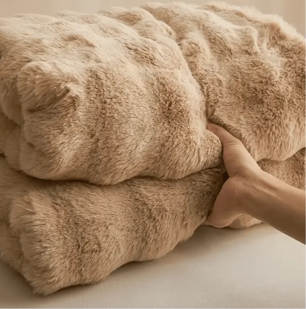 The Square Fleece Blanket – Ultra-Soft Plush Throw for Couch, Bed & Travel | Lightweight, Warm & Machine Washable - TARHUS