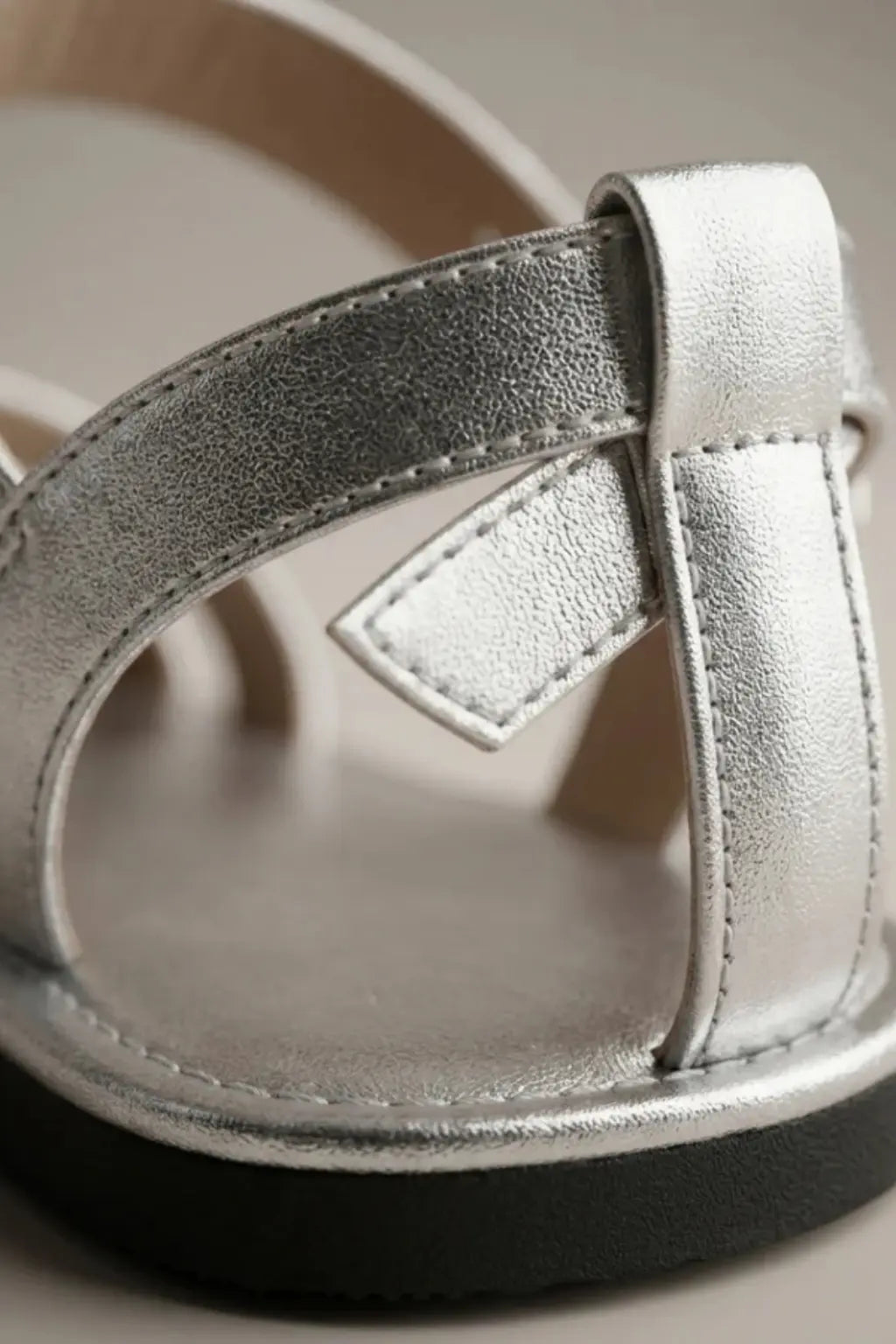 Harriet | Women Metallic Crossover Strappy Flat Sandals TARHUS