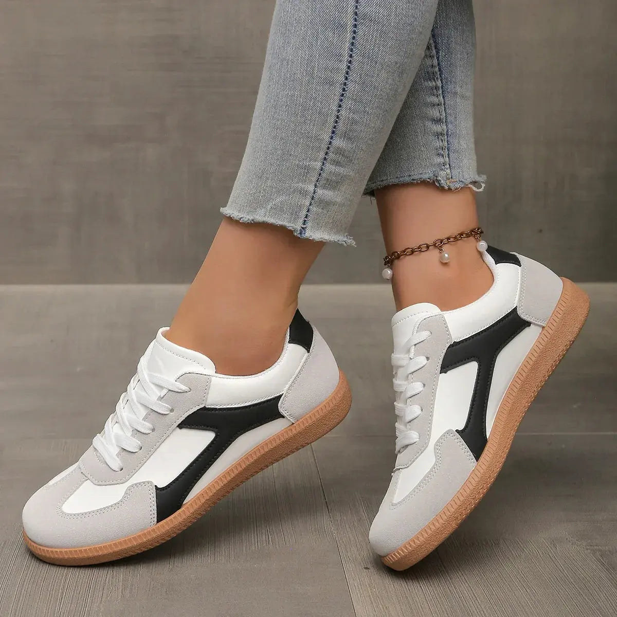 Livia | Lifestyle Sneakers – Vintage Leather Low-Top Shoes for Womena TARHUS  Women's Shoes