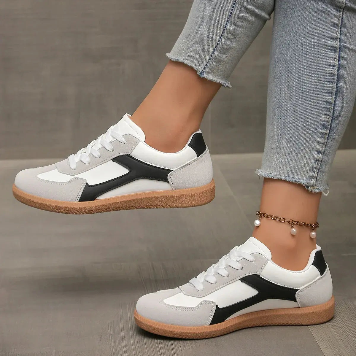Livia | Lifestyle Sneakers – Vintage Leather Low-Top Shoes for Womena TARHUS  Women's Shoes