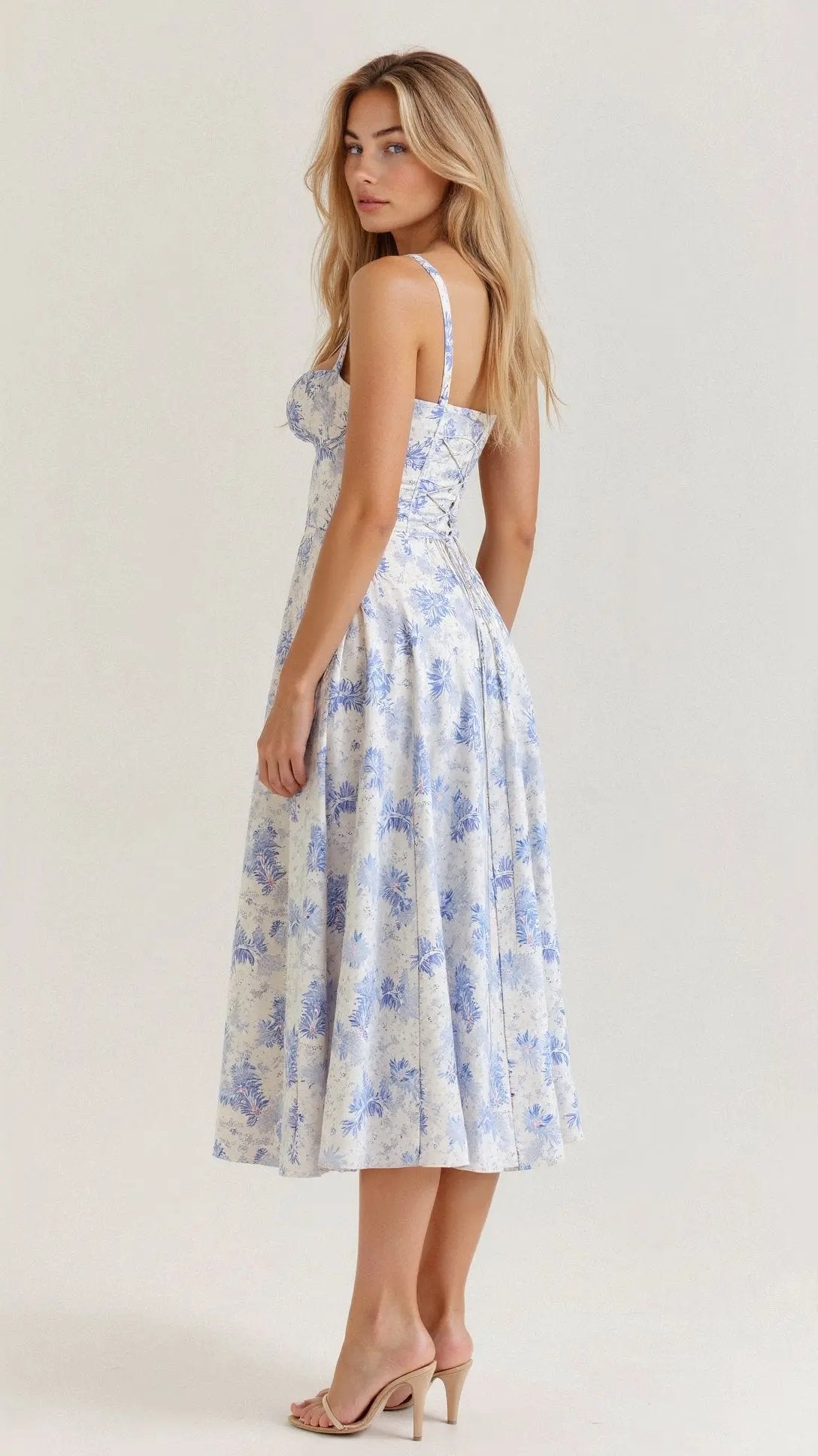 Charlotte's Midi Dress with Sweetheart Neckline and Floral Pattern - TARHUS